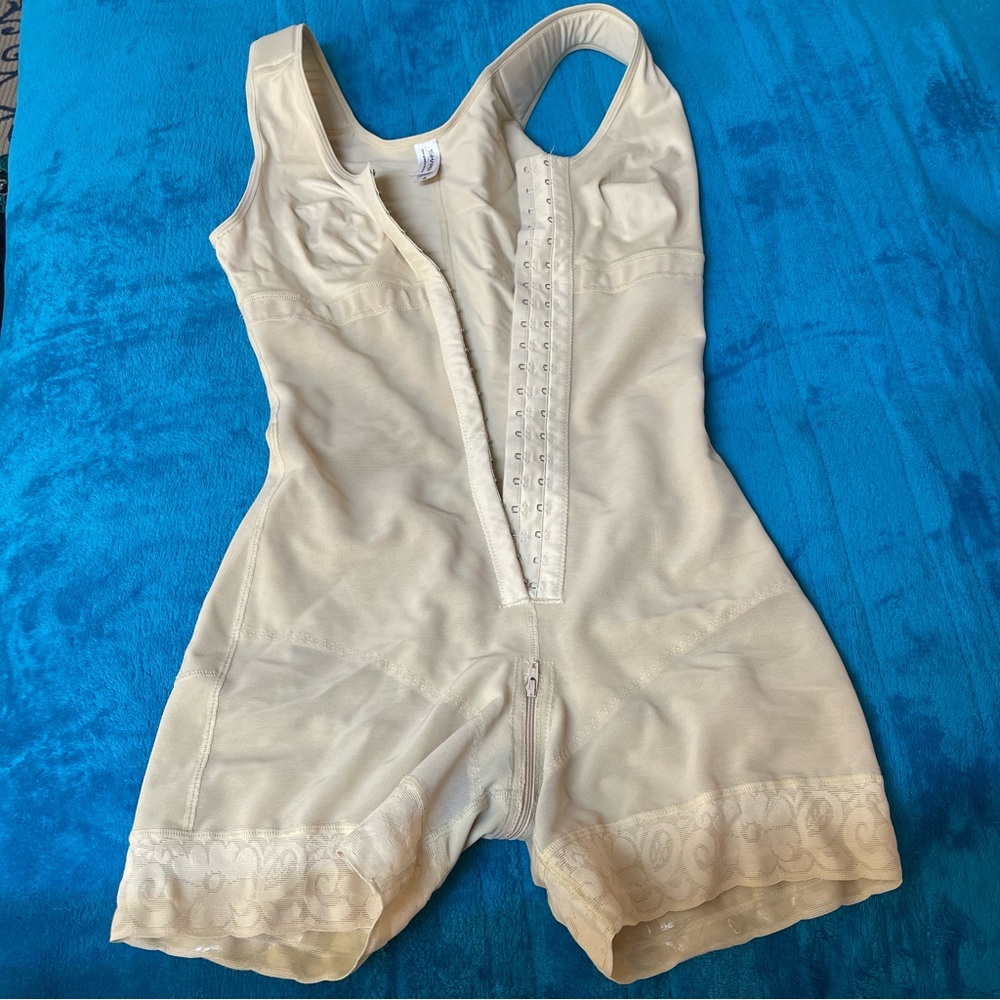 Seamless Cream Shapewear Bodysuit